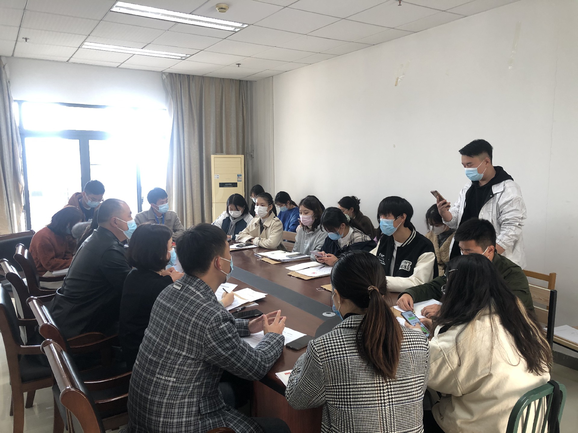 发展新党员 焕发新活力——英国上市公司官网365学生党支部召开接收预备党员大会